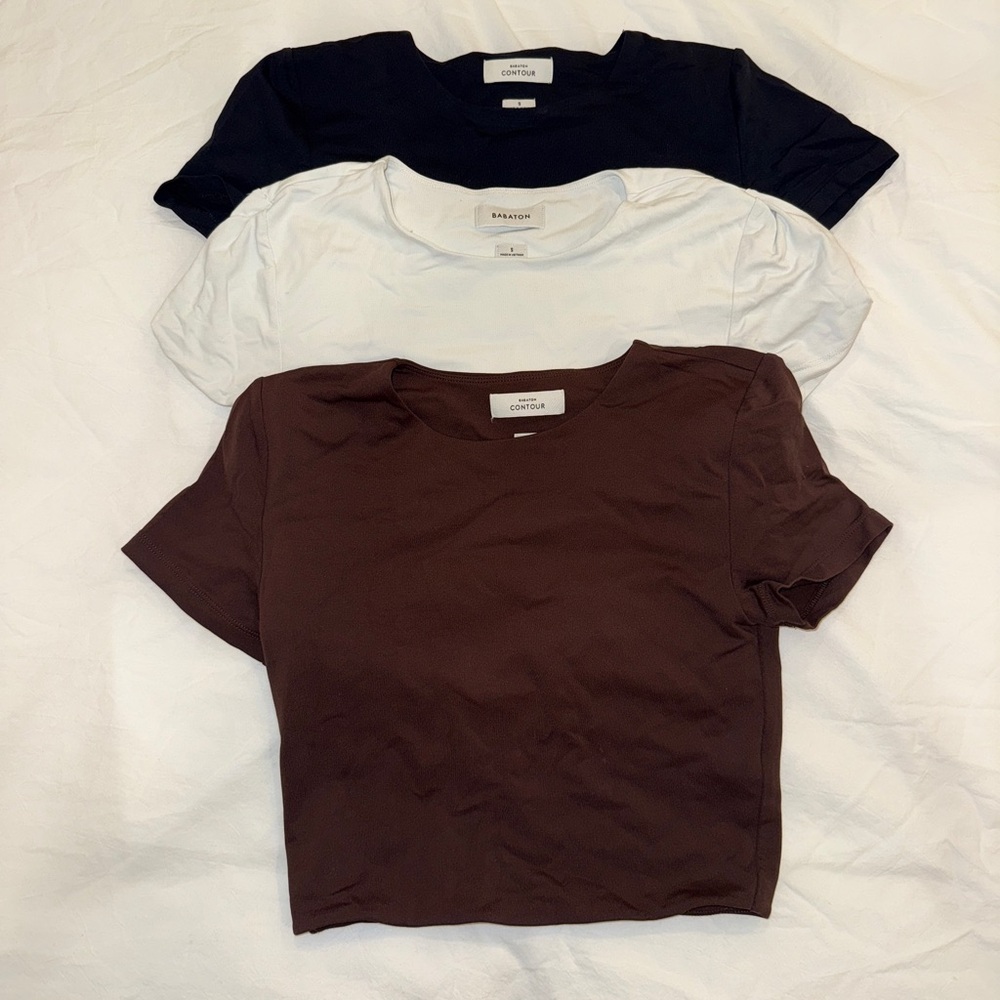 Aritzia’s Babaton “Original Contour Crew Waist T-Shirt” 3 pack